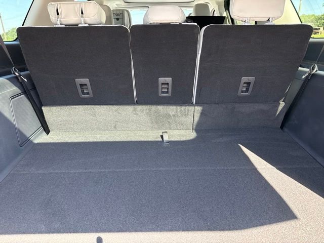 New 2027 Glacier Gray Metallic Tri-Coat Ford Platinum image 18