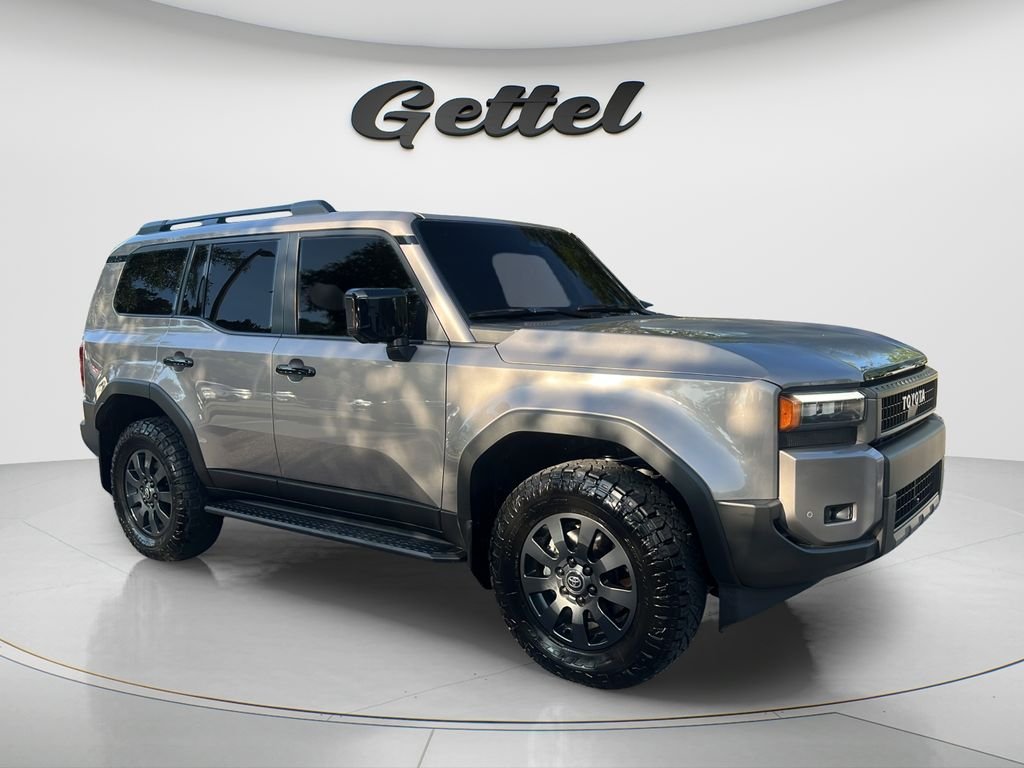 Used 2025  Toyota Base image 3