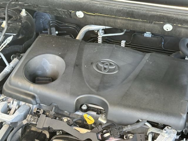 Used 2020 Black Toyota XLE Premium image 35