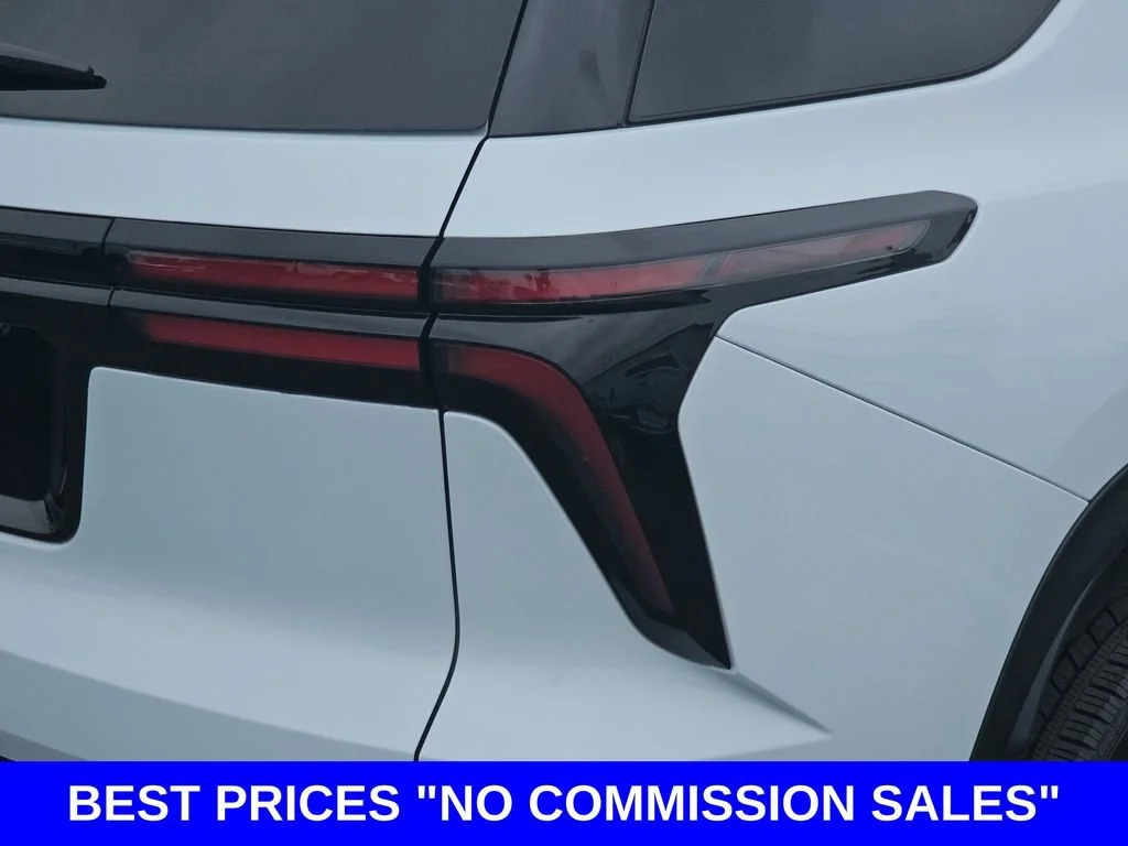 New 2026 Polar White Tricoat Chevrolet LT image 42