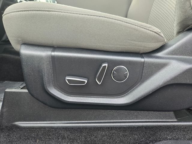 Used 2018 Silver Ford XLT image 12