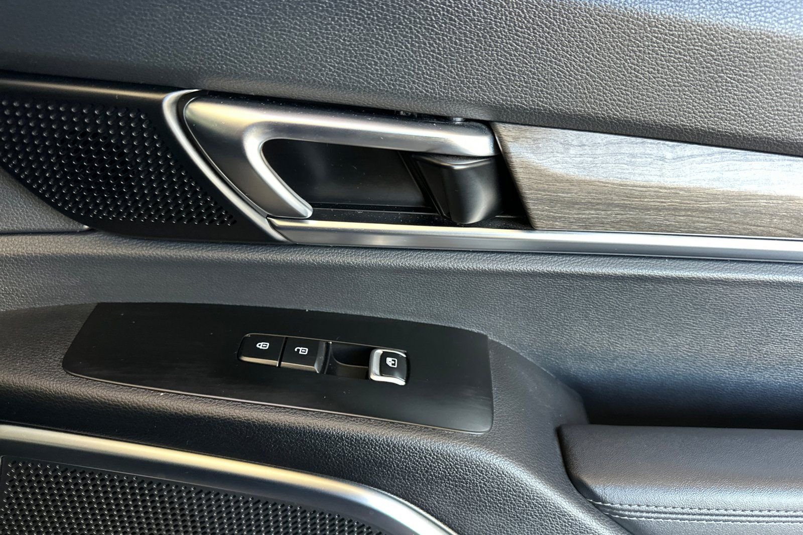 Used 2022 Black Kia SX image 20
