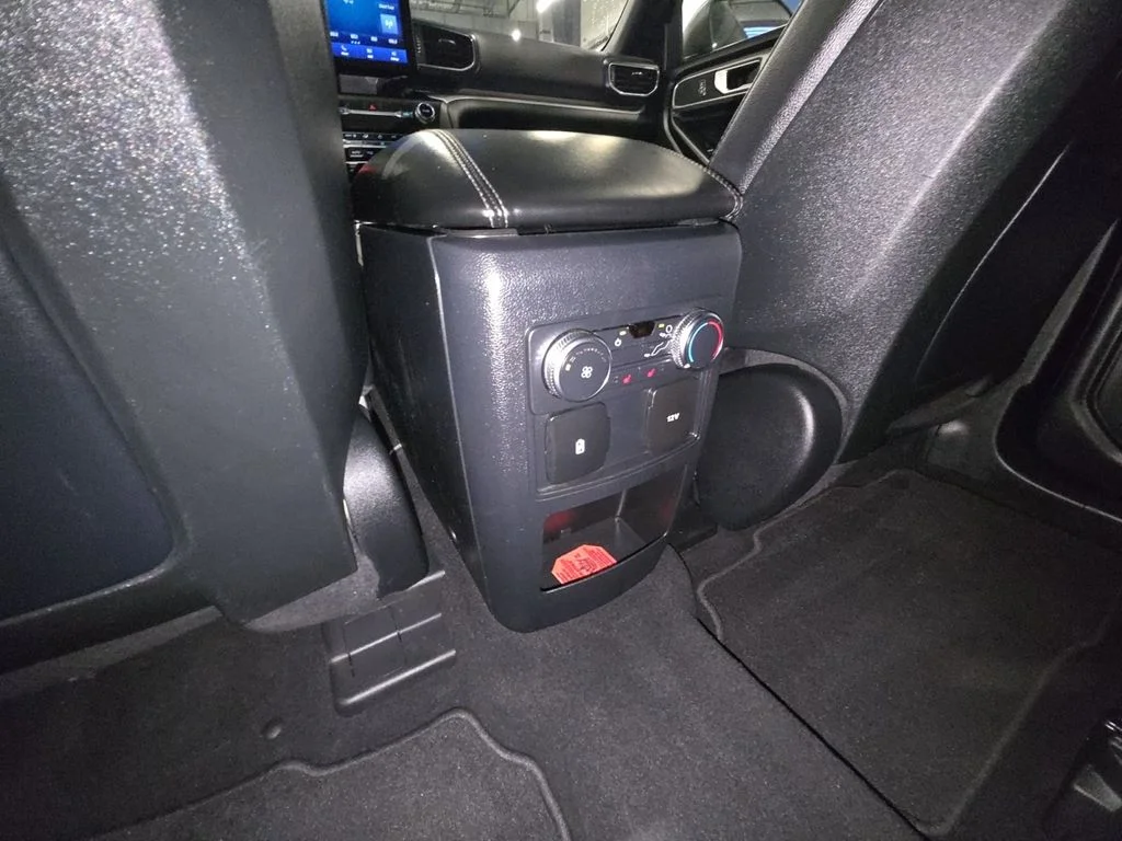 Used 2020 Black Ford XLT image 28