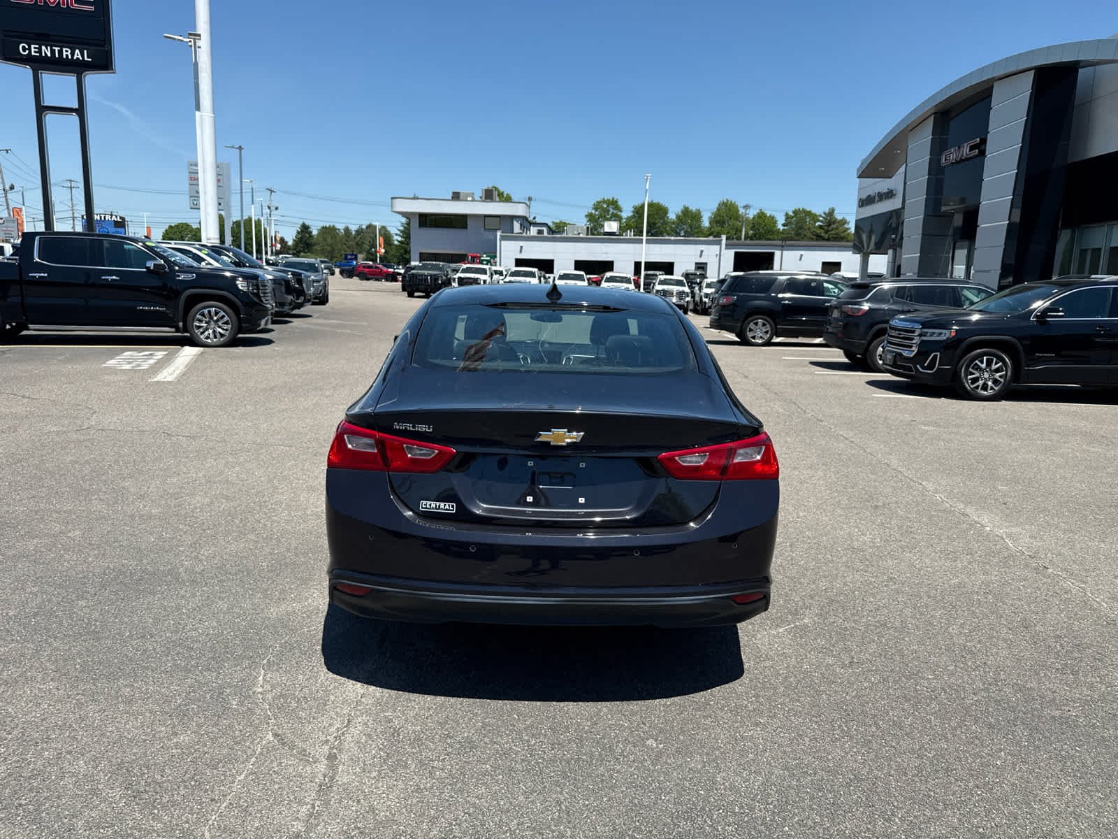 Used 2022 Dark Ash Metallic Chevrolet FL image 4