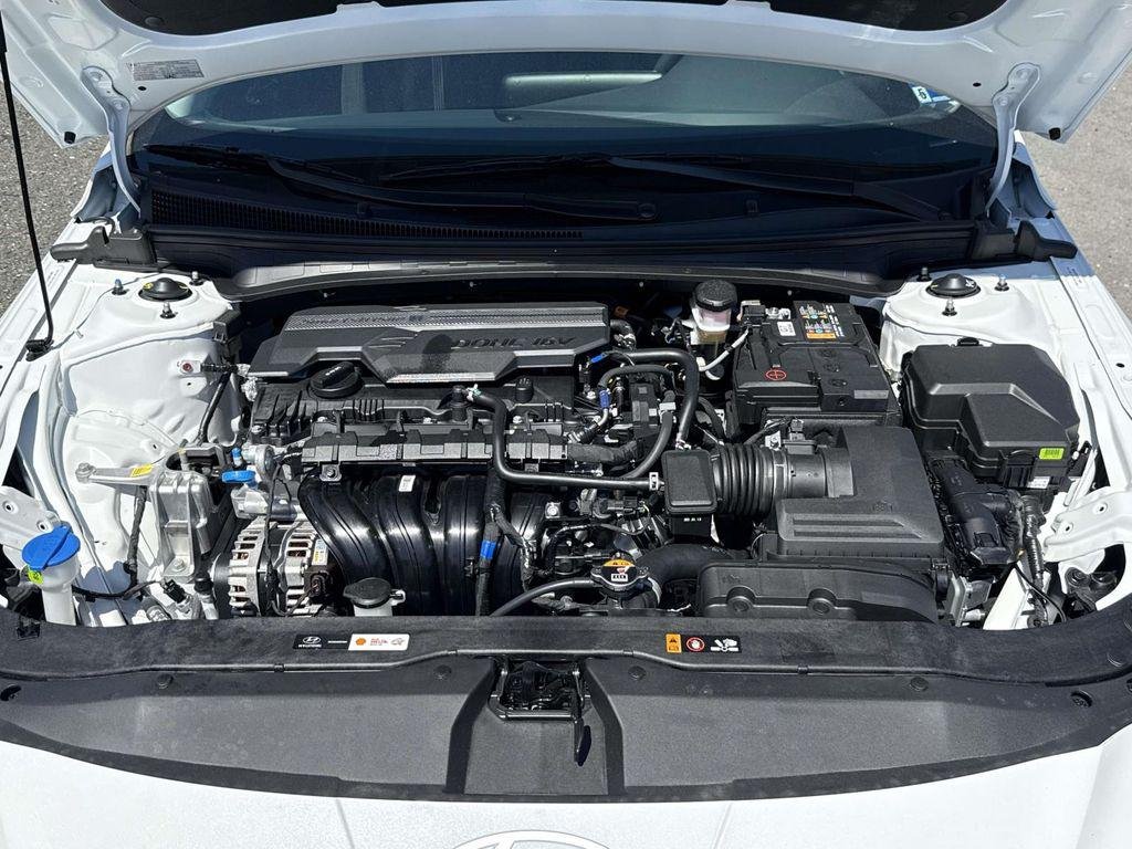 New 2026 White Hyundai SE image 11