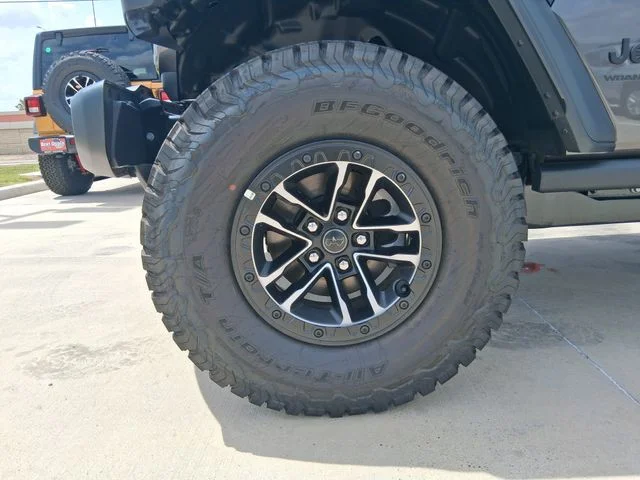 New 2026 Granite Crystal Metallic Clear-Coat Exterior Paint Jeep Willys image 9