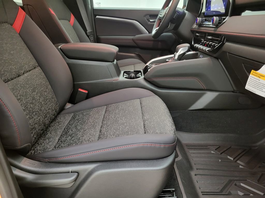 2025 Chevrolet Colorado Z71 - Photo 36
