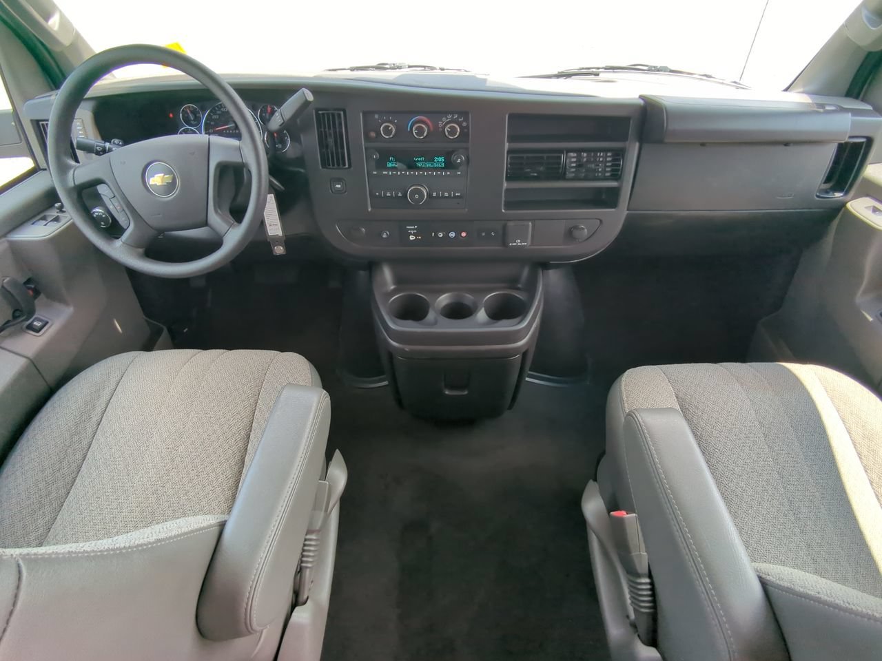 Used 2025 Summit White Chevrolet 1LT image 14