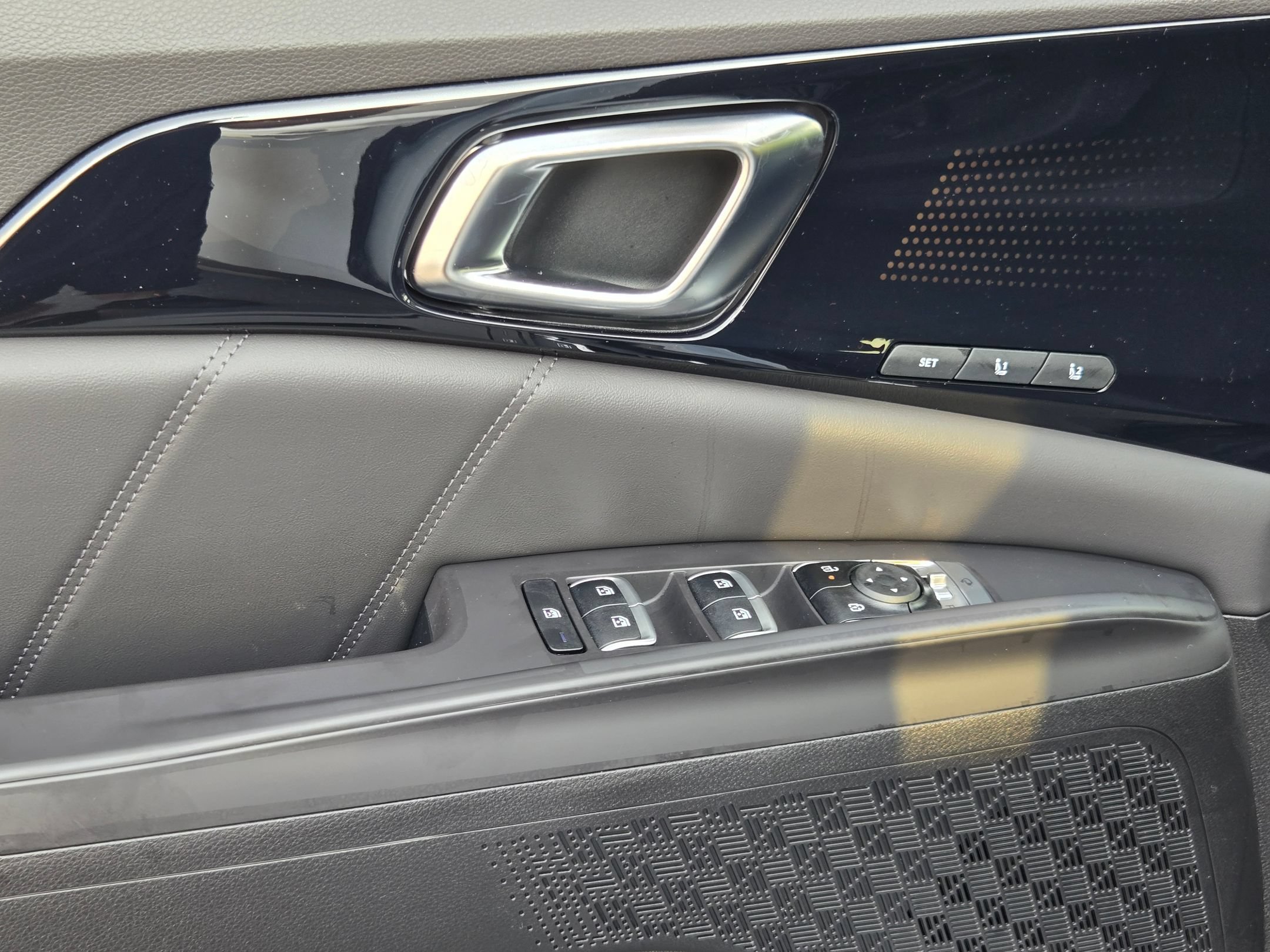 New 2027 Snow White Pearl Kia SX Prestige image 16