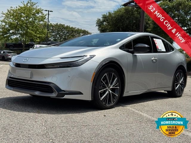Used 2024  Toyota XLE image 4