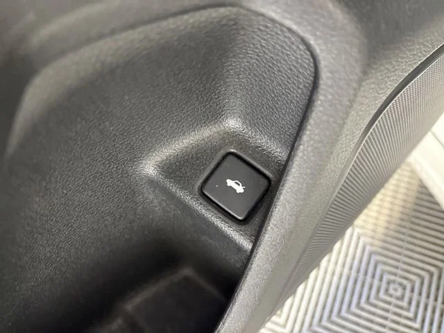 Used 2019 White Honda Touring image 18