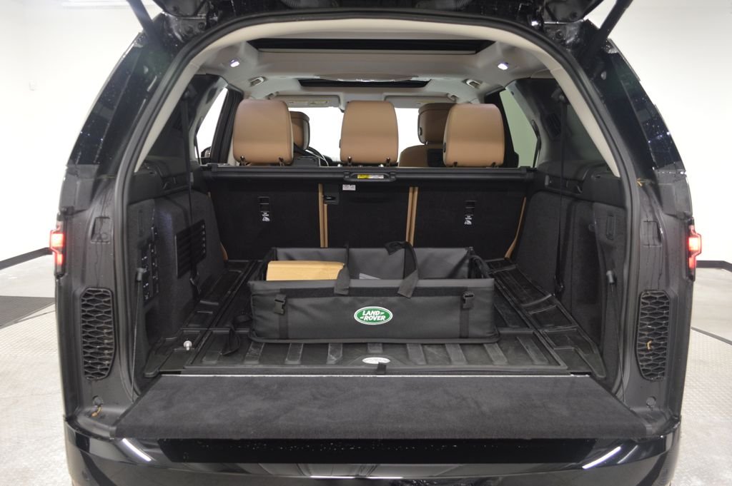 Used 2025 Gray Land Rover Metropolitan Edition image 43
