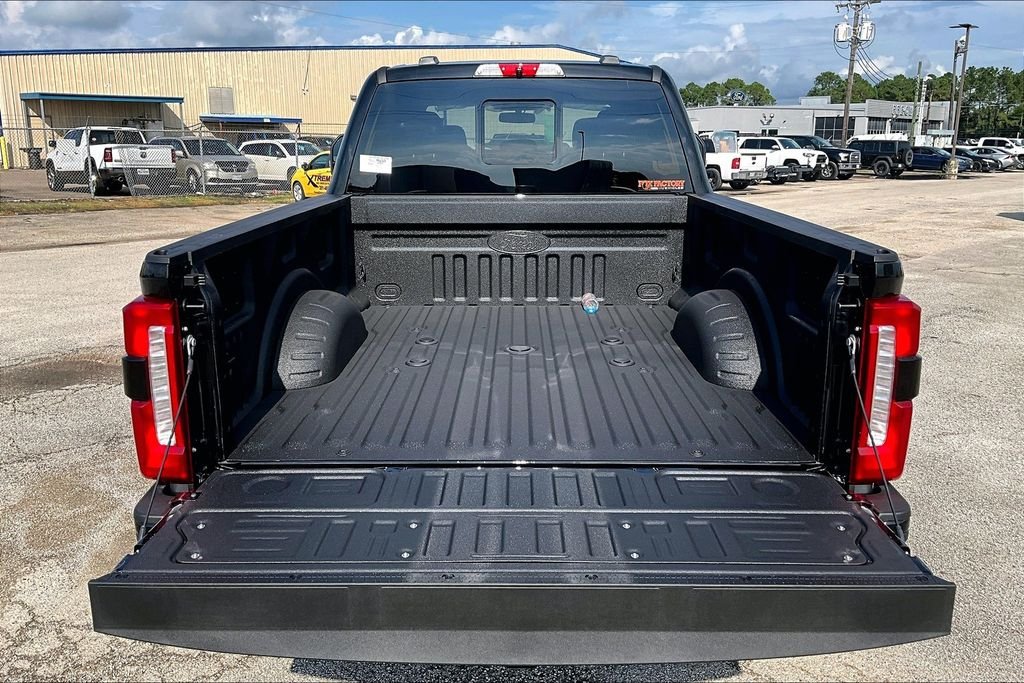 New 2025 Black Ford XLT image 26