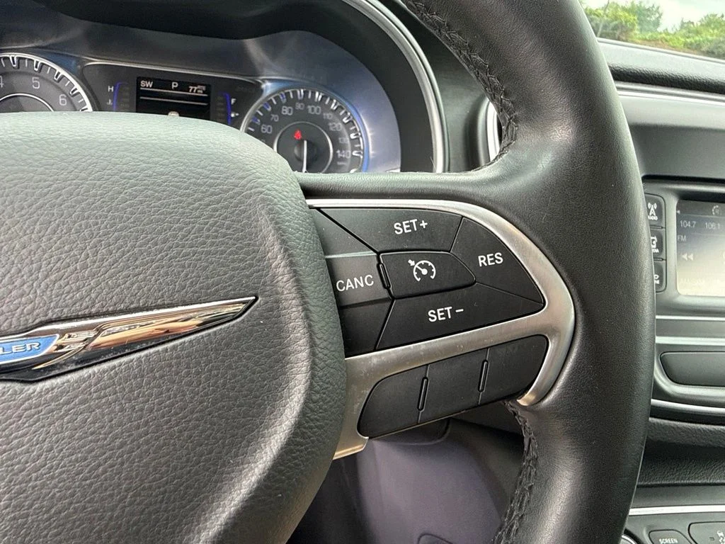 Used 2016 White Chrysler Limited image 20