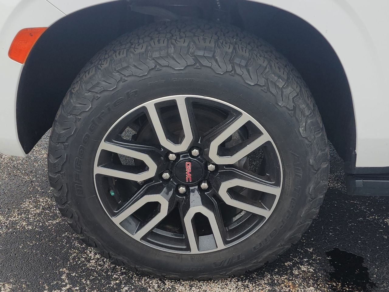 Used 2021 White GMC AT4 image 10