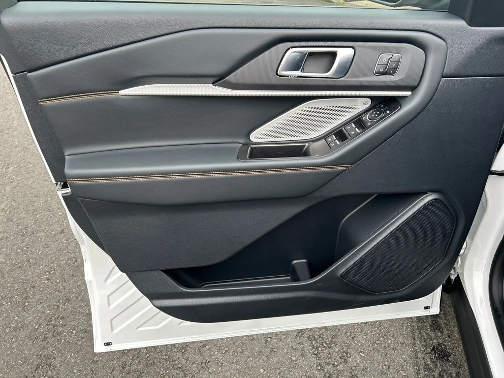 New 2026 White Ford Tremor image 15