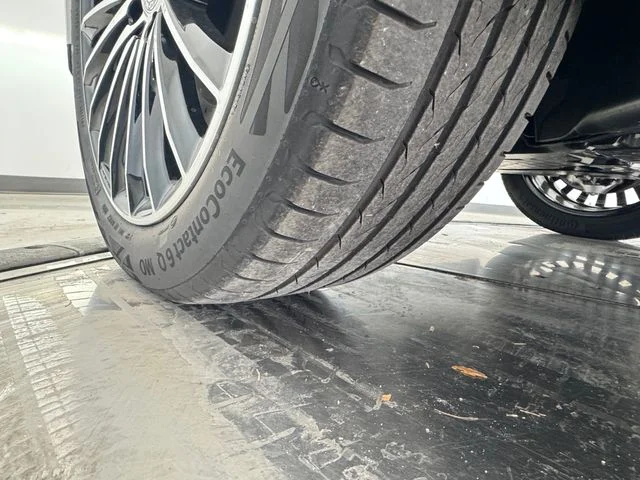 New 2027 White Mercedes-Benz GLC 300 image 11