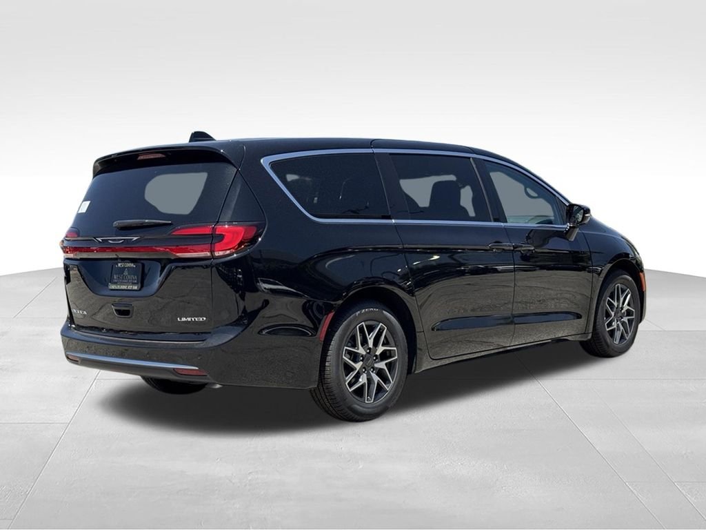 New 2027 Diamond Black Crystal Pearl-Coat Exterior Paint Chrysler Limited image 7