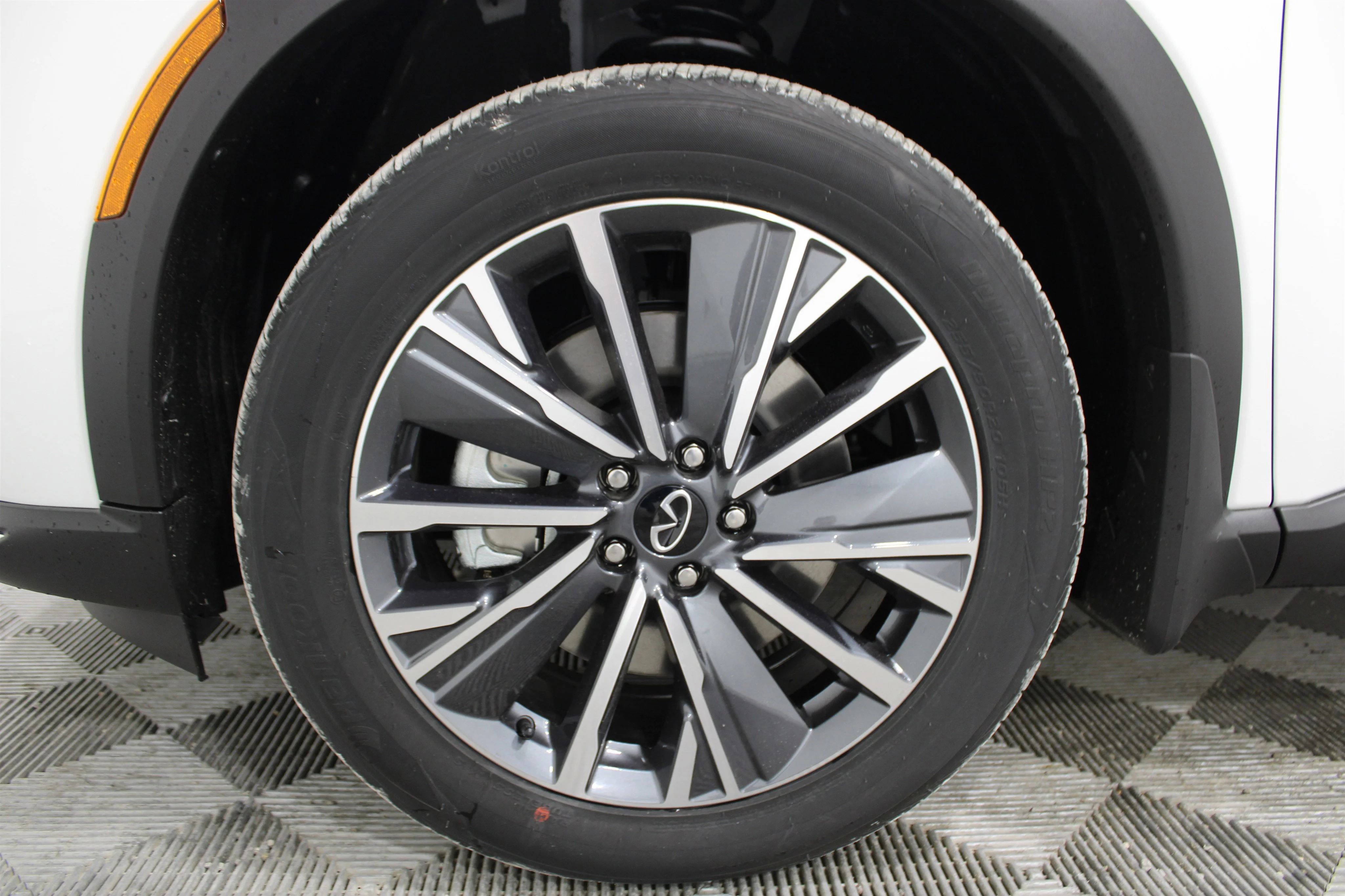2027 INFINITI QX60 LUXE - Photo 37