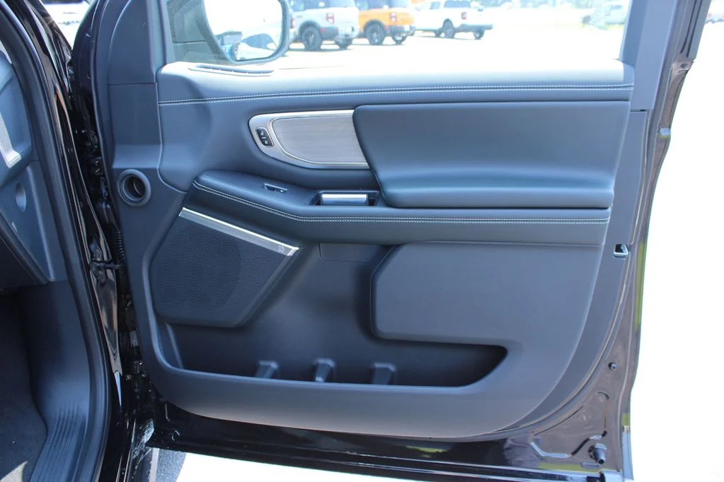 New 2027 Agate Black Metallic Ford MAX Platinum image 41