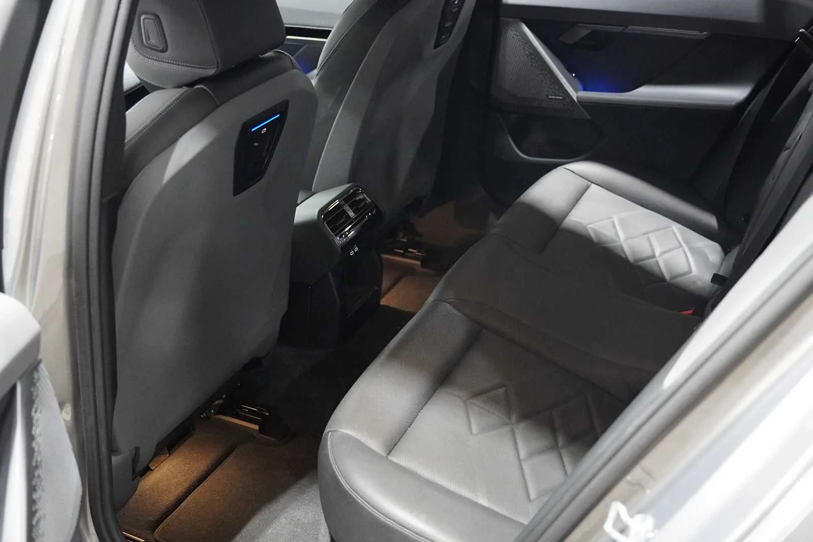 Certified Used 2024 Oxide Grey Met BMW 530i image 19