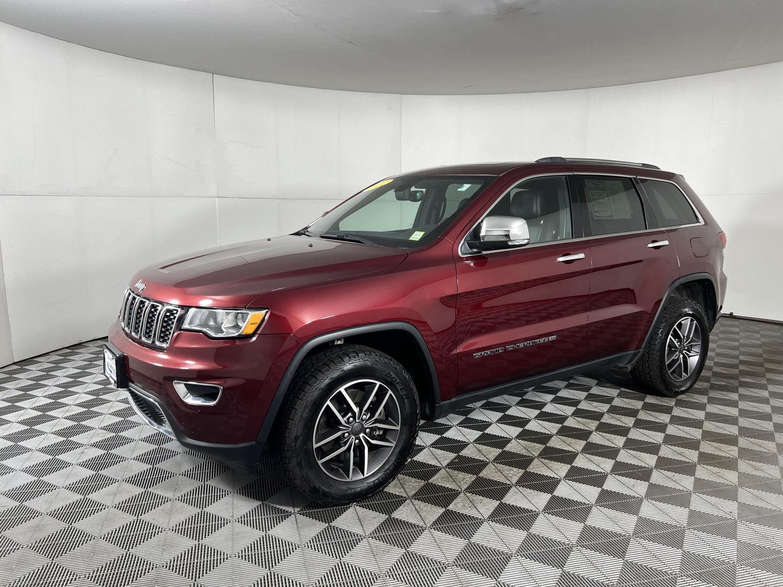 Used 2022 Velvet Red Pearlcoat Jeep Limited image 5