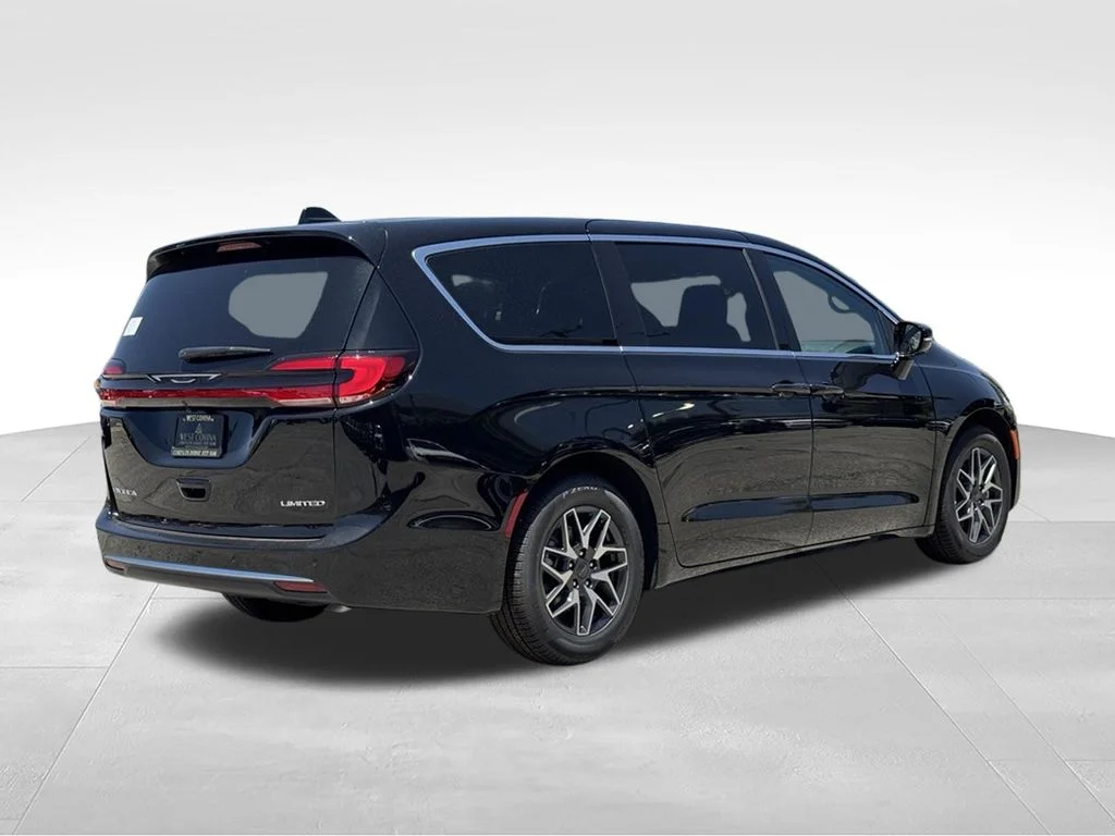 New 2027 Diamond Black Crystal Pearl-Coat Exterior Paint Chrysler Limited image 7