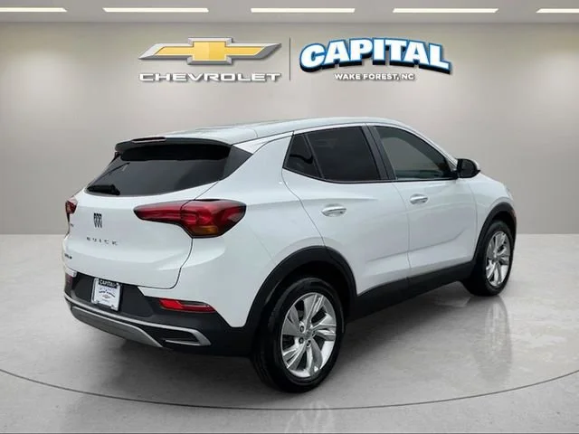 Used 2025 Summit White Buick Preferred image 6