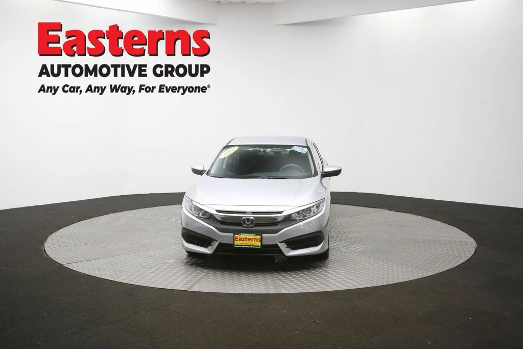 Used 2018 Silver Honda LX image 48