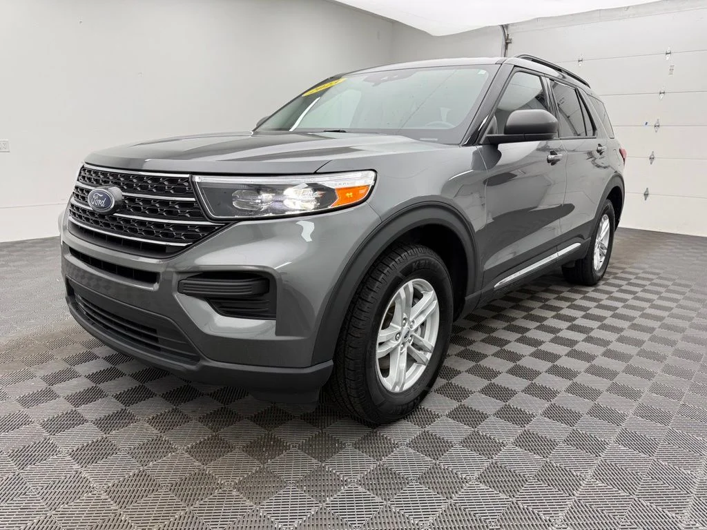Used 2023 Gray Ford XLT image 16
