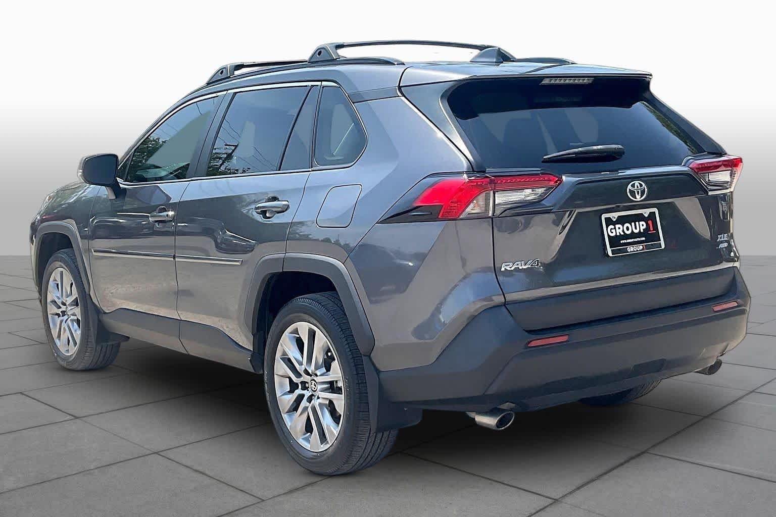 Used 2024 Magnetic Gray Metallic Toyota XLE Premium image 11