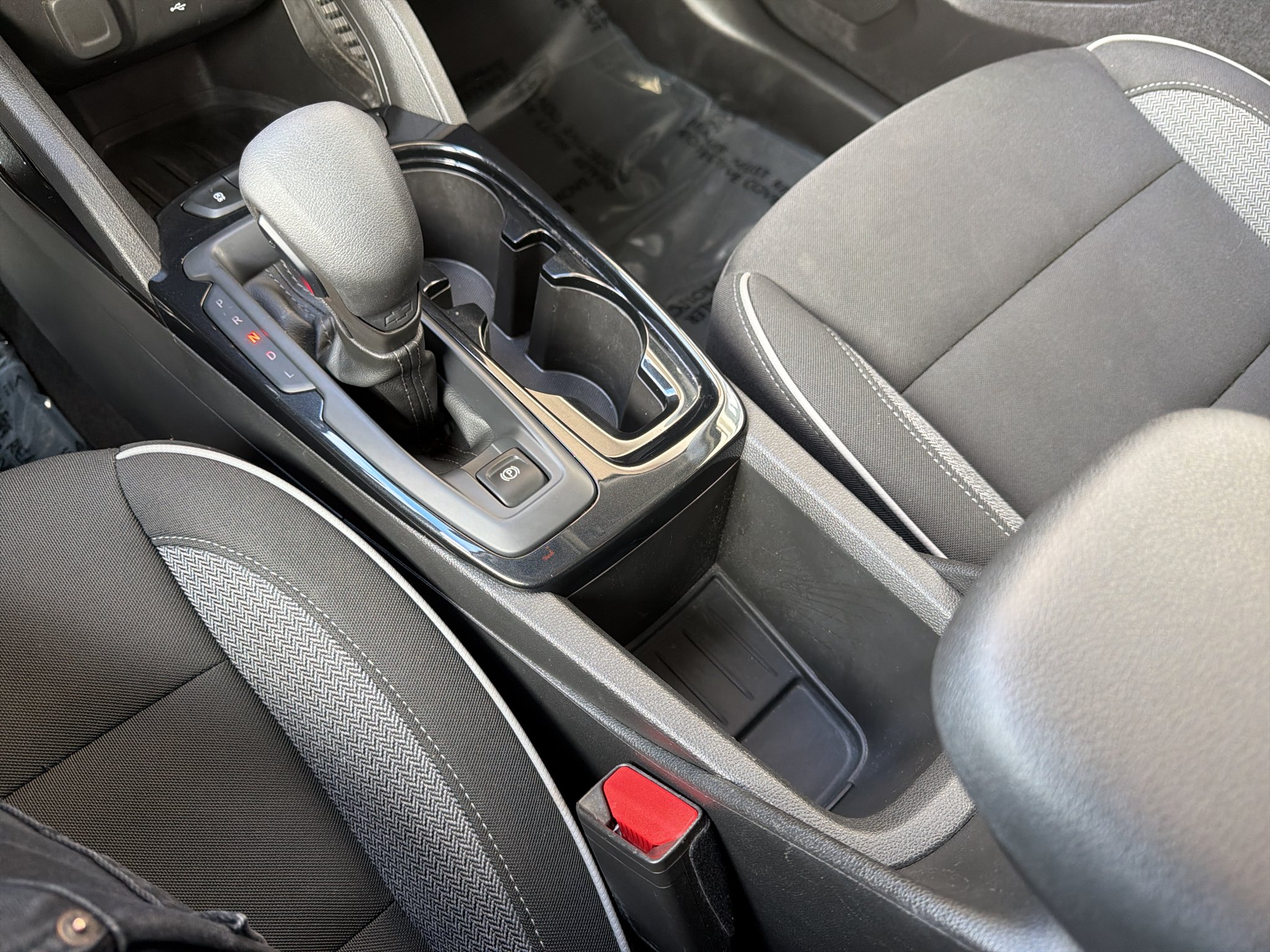Used 2025 Sterling Gray Metallic Chevrolet LT image 21