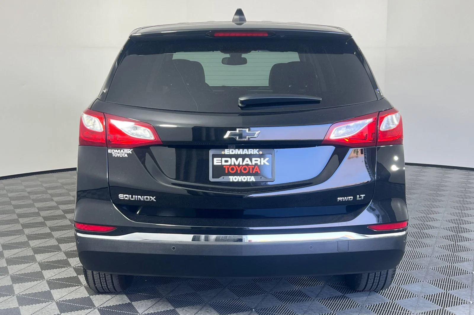Used 2020 Mosaic Black Metallic Chevrolet LT image 4