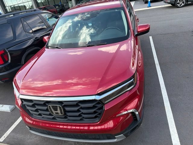 Certified Used 2025 Radiant Red Metallic II Honda 2WD EX-L image 39