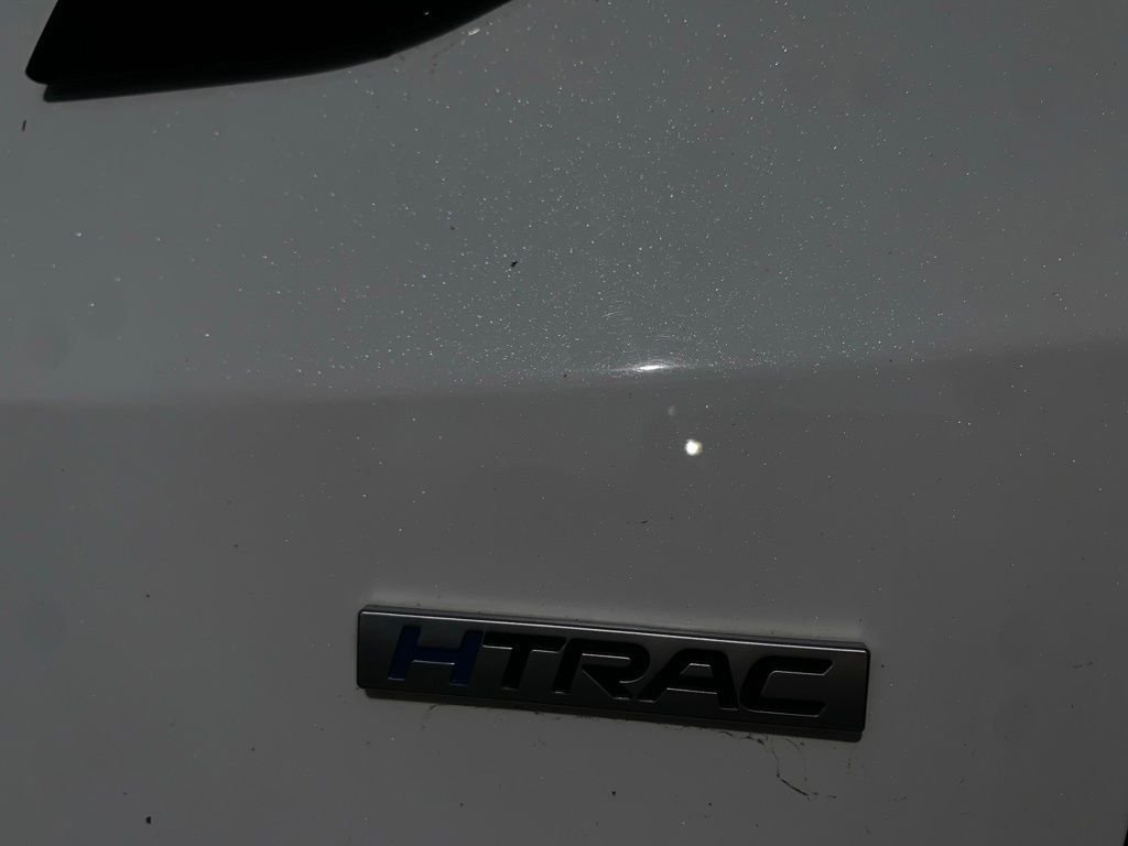 Used 2023 White Hyundai SE image 15