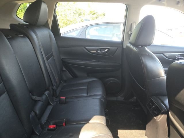 Used 2015 Brilliant Silver Nissan SL image 5
