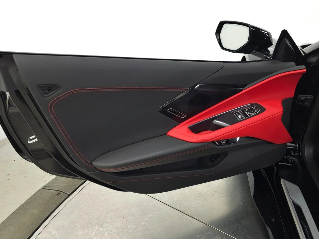 Used 2025 Black Chevrolet Z06 image 20