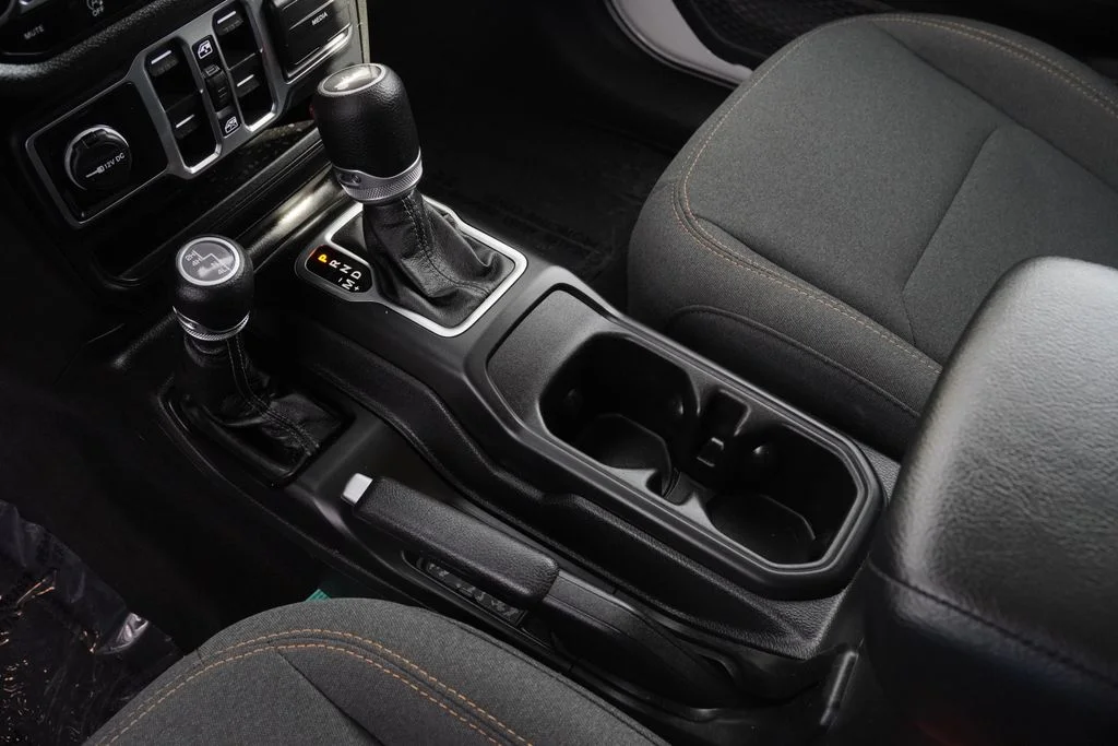 Used 2025 White Jeep Sport S image 25