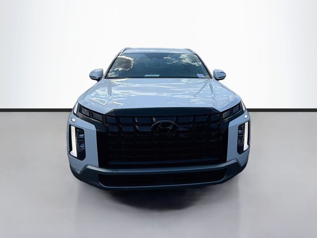 Used 2025 White Hyundai SEL image 2