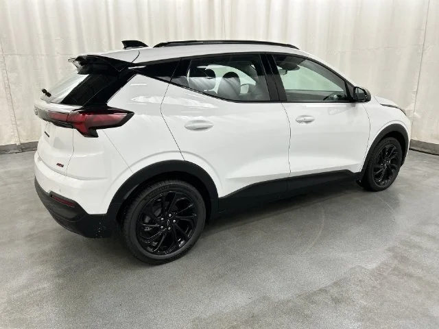 New 2027 Summit White Chevrolet RS image 4