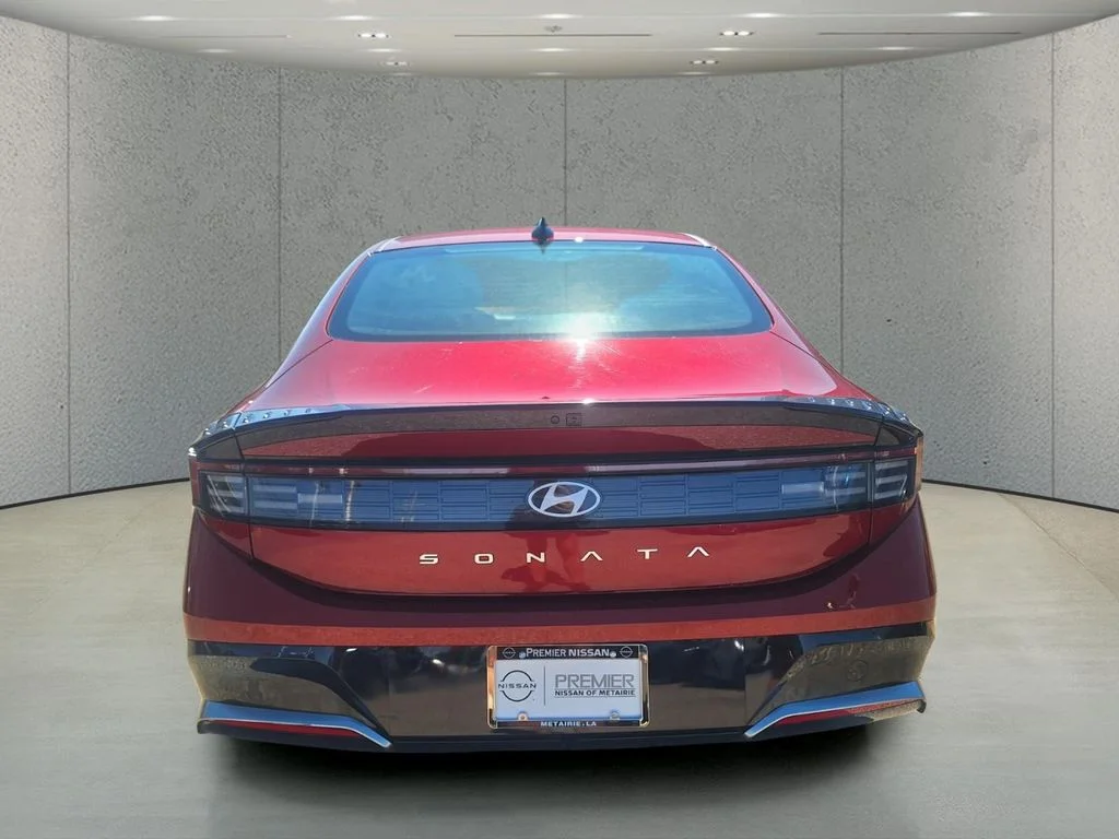 Used 2025 Red Hyundai SEL image 4