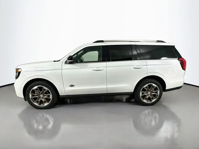 New 2027 Star White Metallic Tri-Coat Ford King Ranch image 4