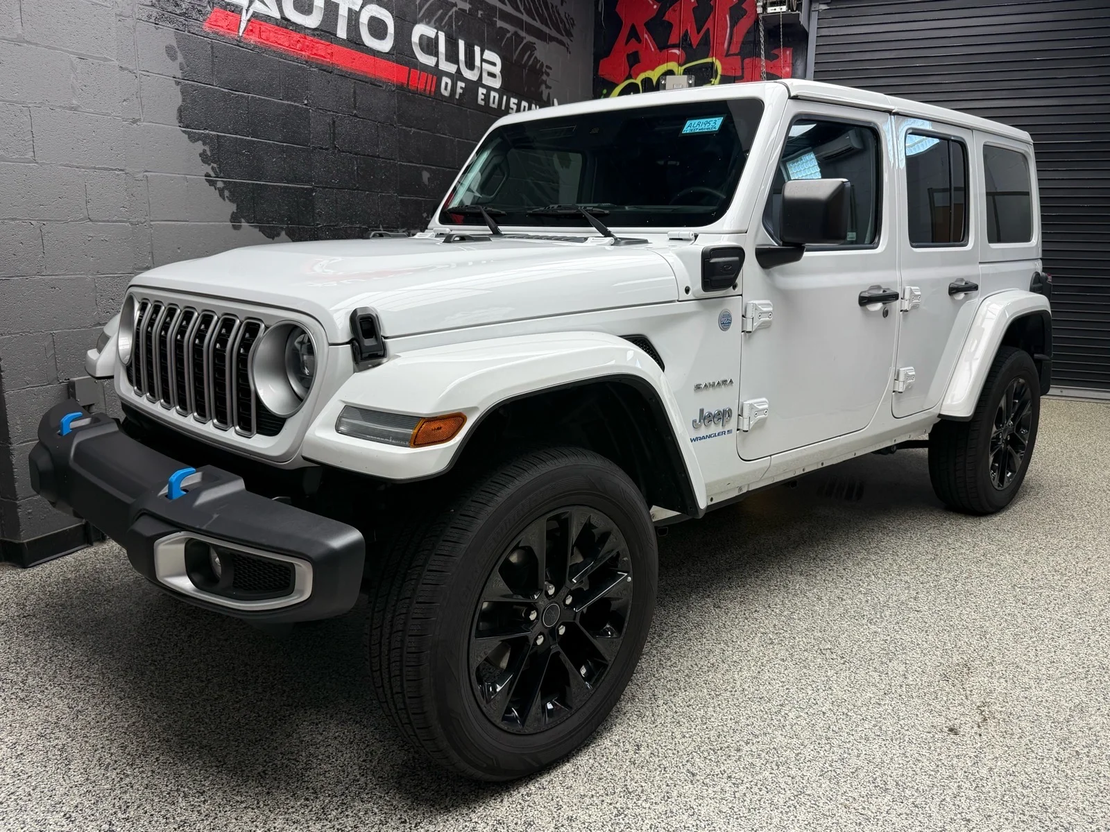 Used 2024 Bright White Clear Coat (pw7) Jeep Sahara 4xe image 3
