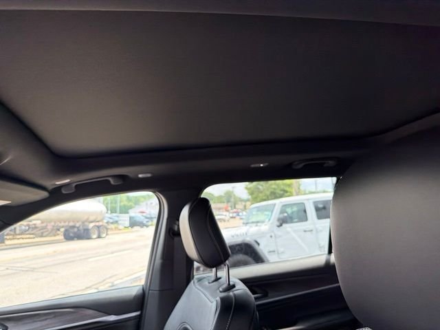 New 2026 Copper Shino Metallic Clear-Coat Exterior Paint Jeep Limited Reserve image 15