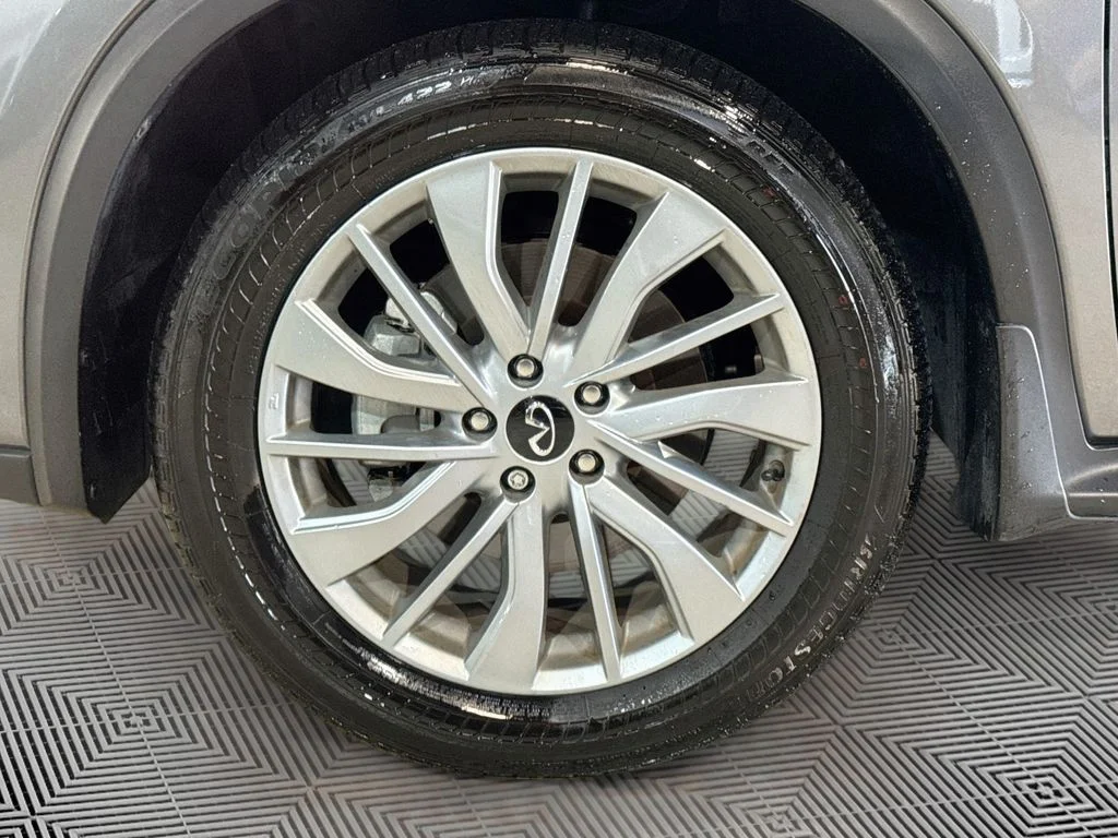 Certified Used 2023 Gray INFINITI LUXE image 32