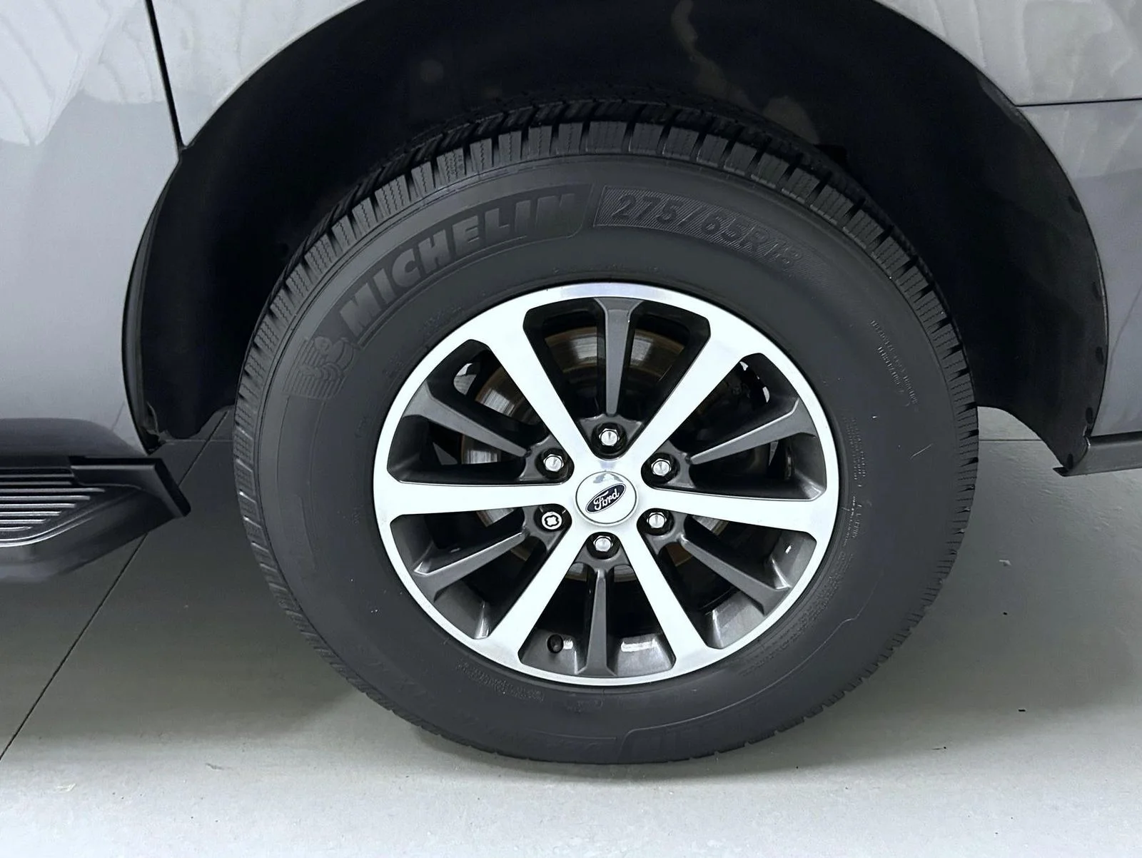 Used 2018 Gray Ford XLT image 23