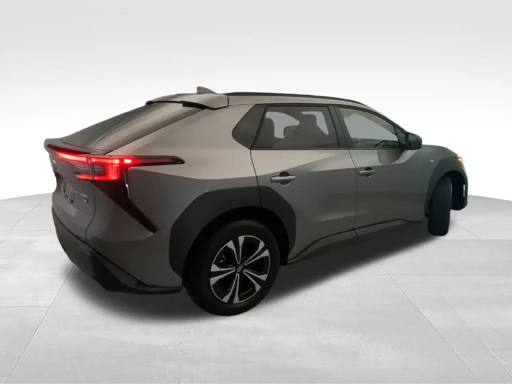 Used 2025 Carbon Subaru Premium image 4