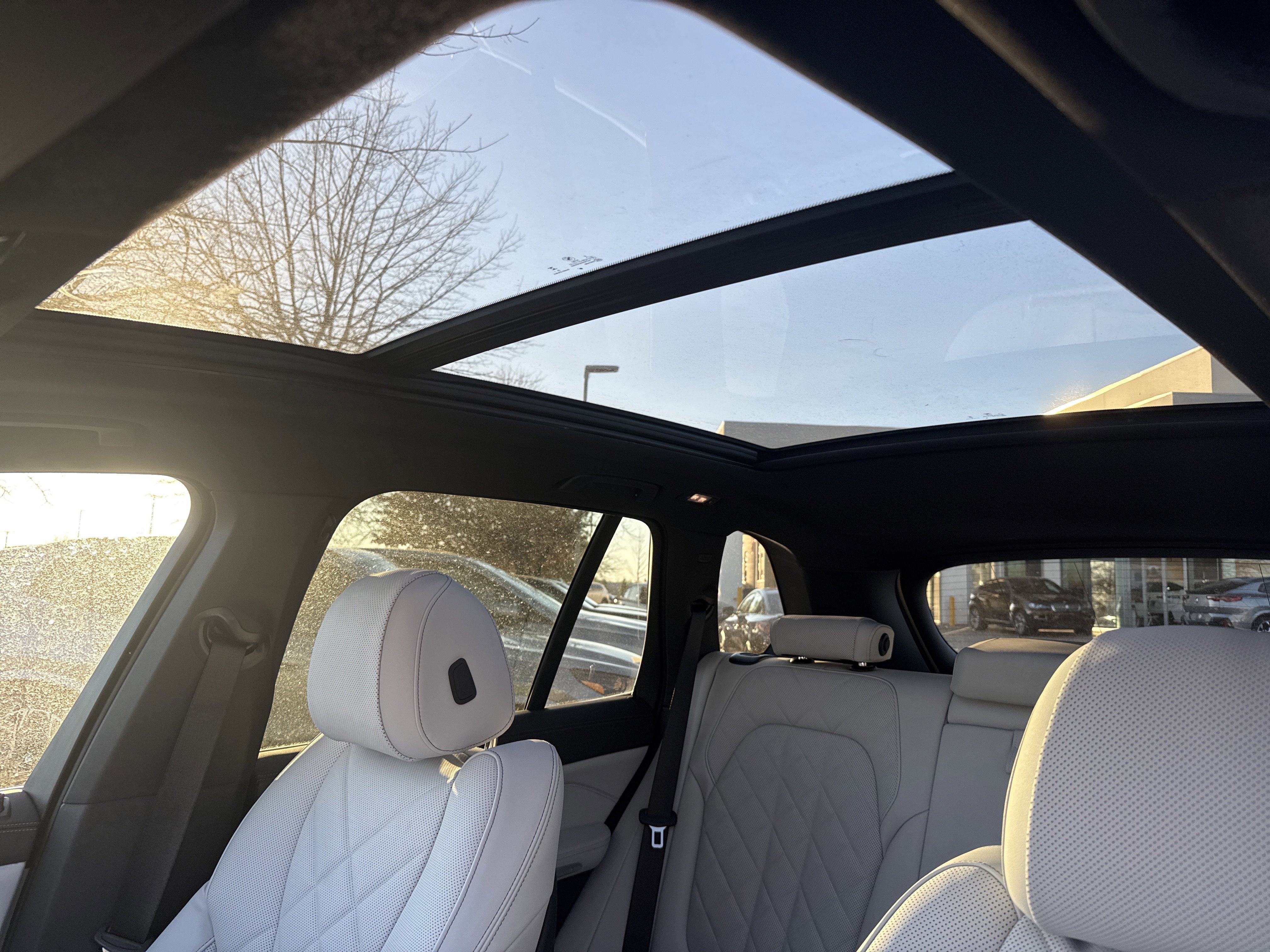 New 2026 0300 Alpine White BMW xDrive40i image 9