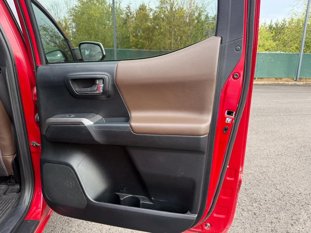 Used 2016 Barcelona Red Metallic Toyota Limited image 20