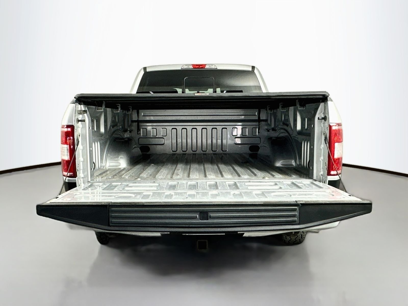 Used 2018 Ingot Silver Ford XLT image 26